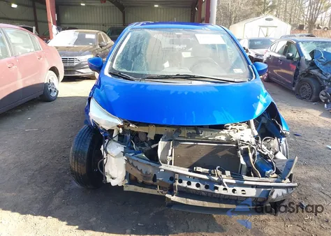 2015 Nissan Versa Note Sv z USA, uszkodzony, nr VIN 3N1CE2CPXFL358854